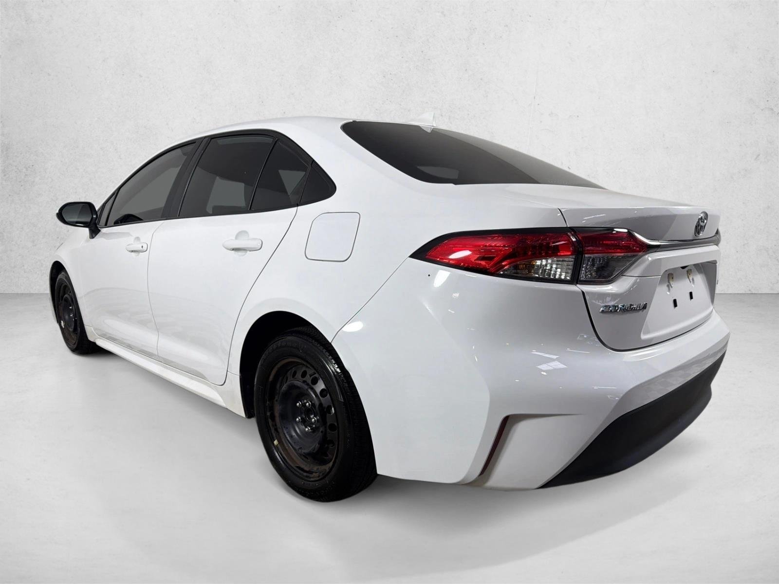 Used 2025 Ice Cap Toyota LE image 5