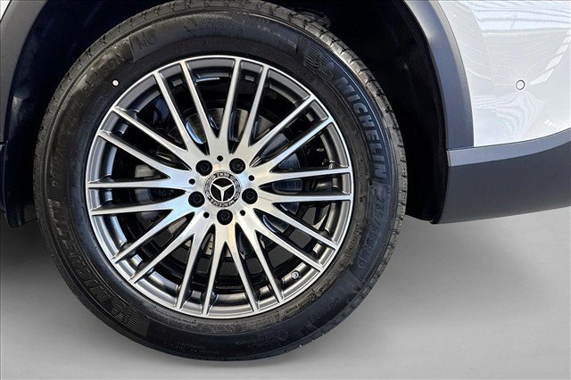 New 2026 Polar White Mercedes-Benz GLC 300 image 59