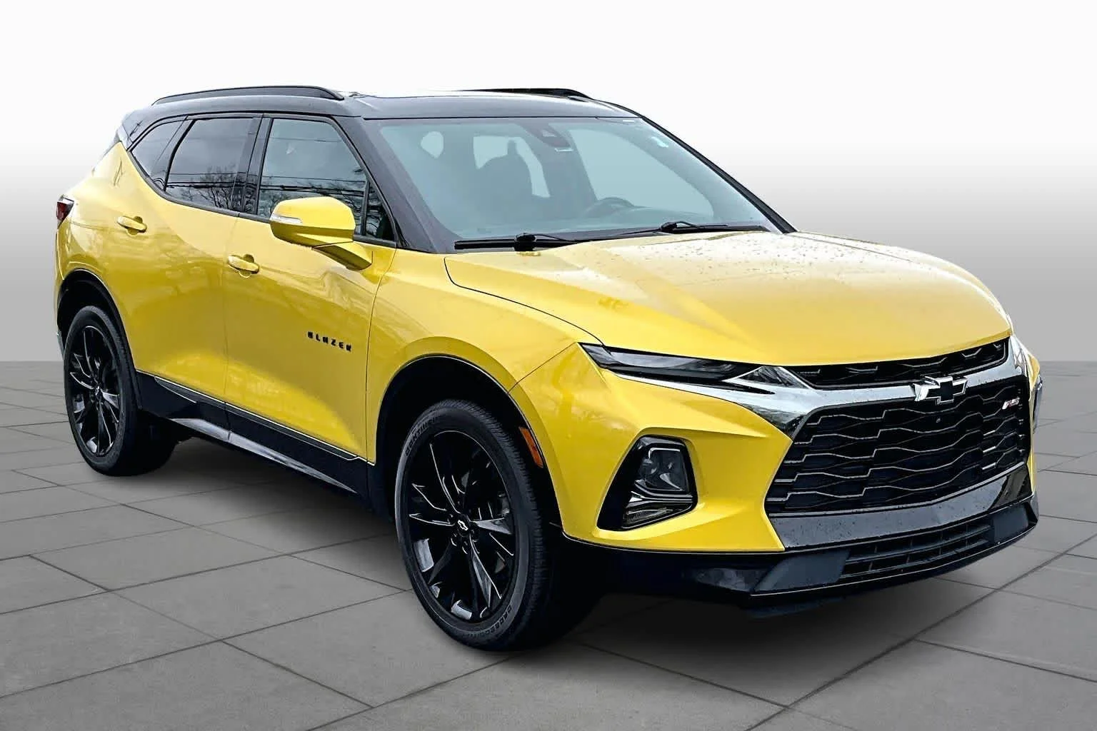 Used 2022 Nitro Yellow Metallic Chevrolet RS image 4
