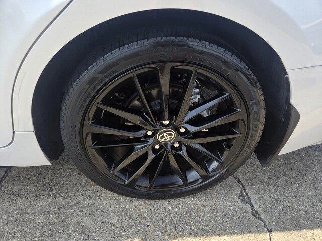 Used 2024 Wind Chill Pearl/Midnight Black Metallic Toyota XSE V6 image 27