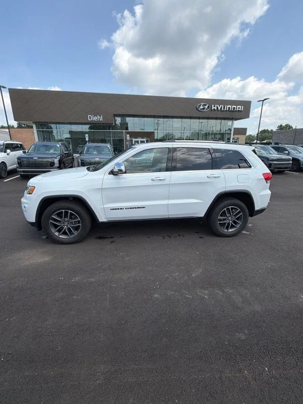 Used 2018 White Jeep Limited image 3