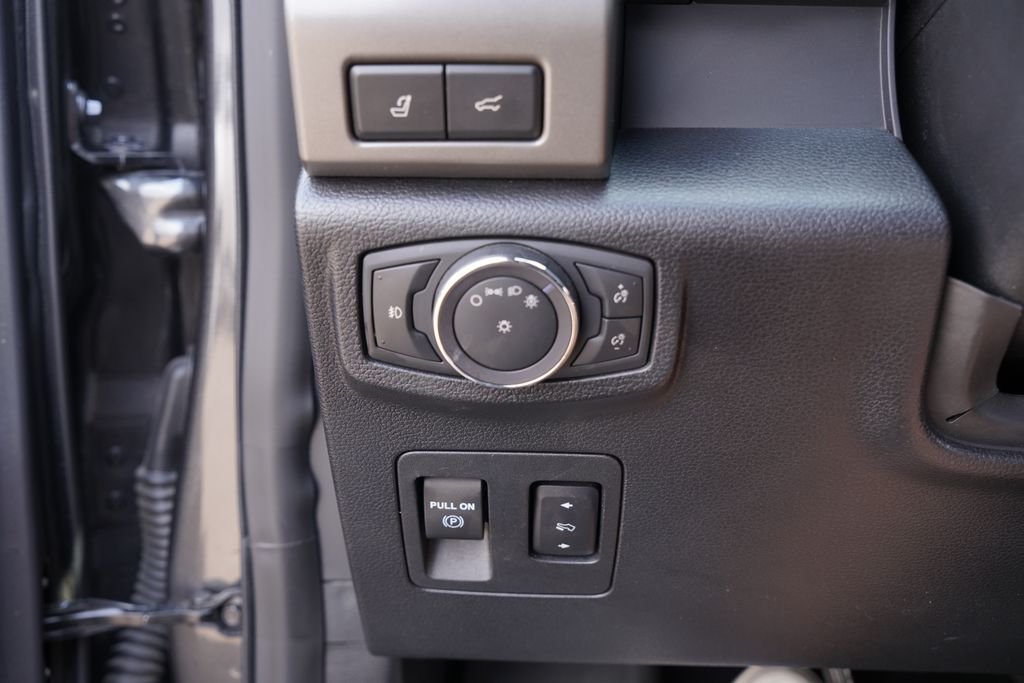 Used 2019 Magnetic Ford XLT image 18