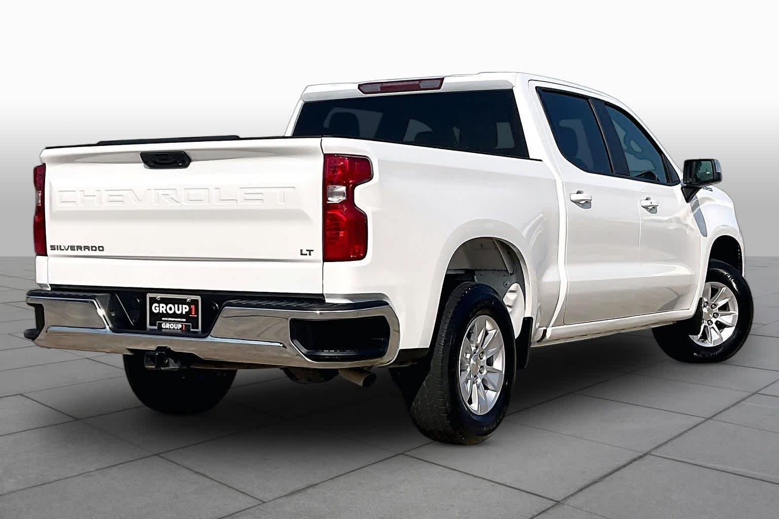 Used 2025 Summit White Chevrolet LT image 13