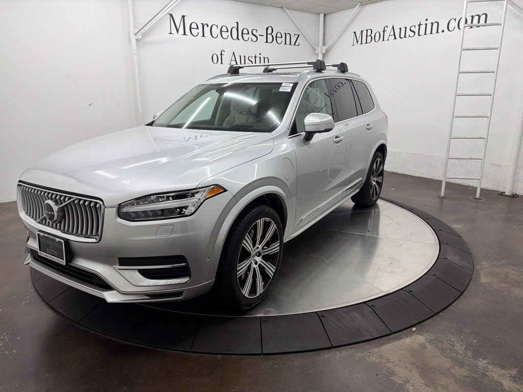 Used 2021 Silver Volvo T8 Inscription 7 Passenger image 3