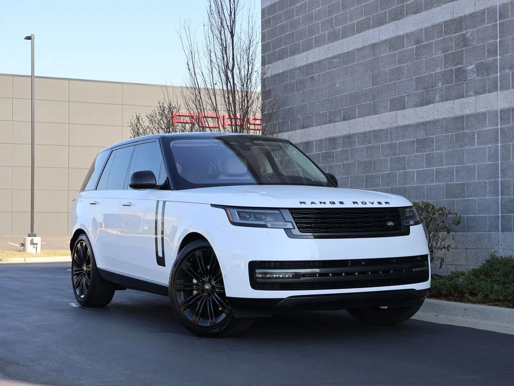 2023 Land Rover Range Rover 3.0 SE SWB's photo