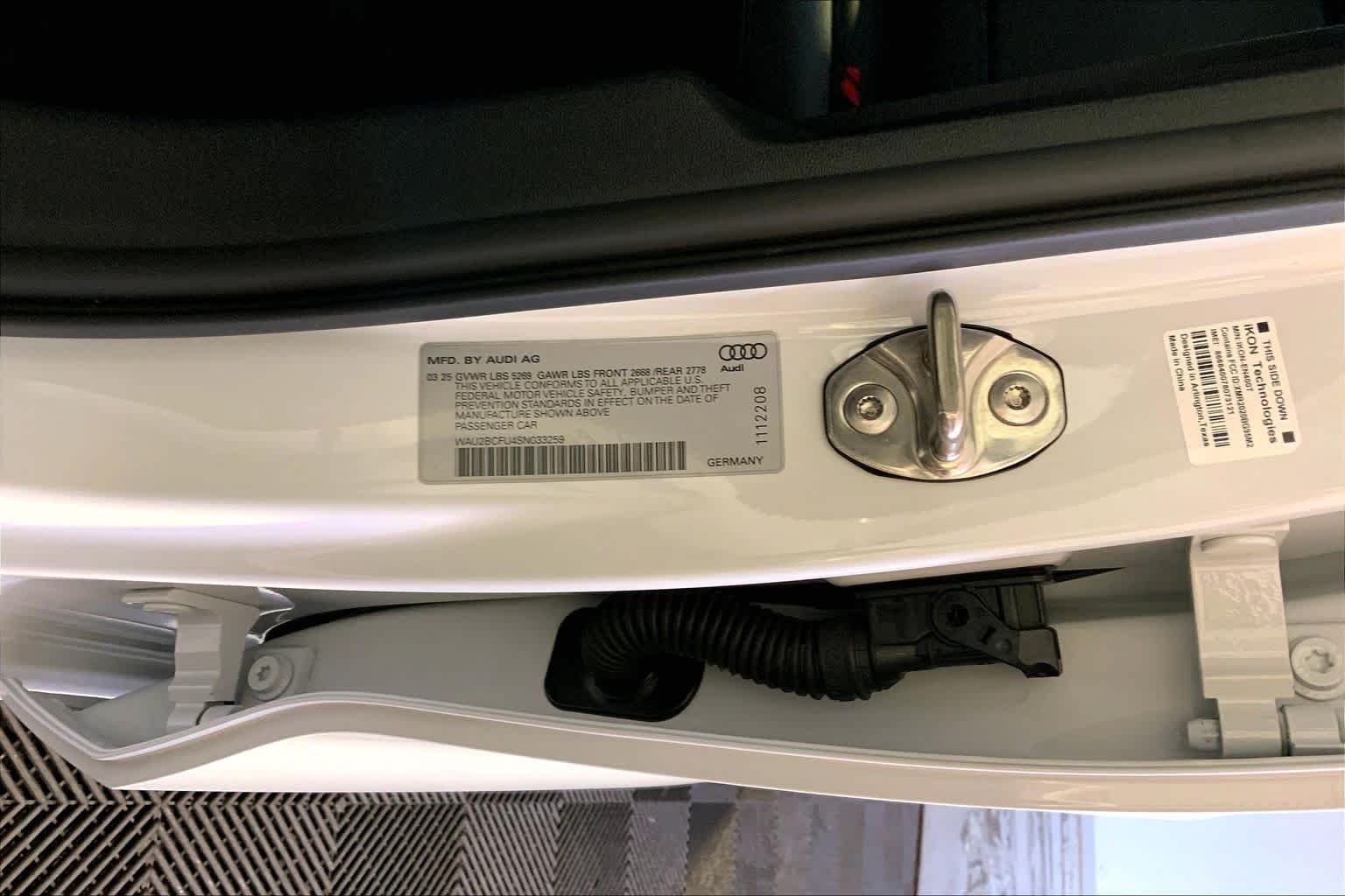 Used 2025 Glacier White Metallic Audi Premium Plus image 34