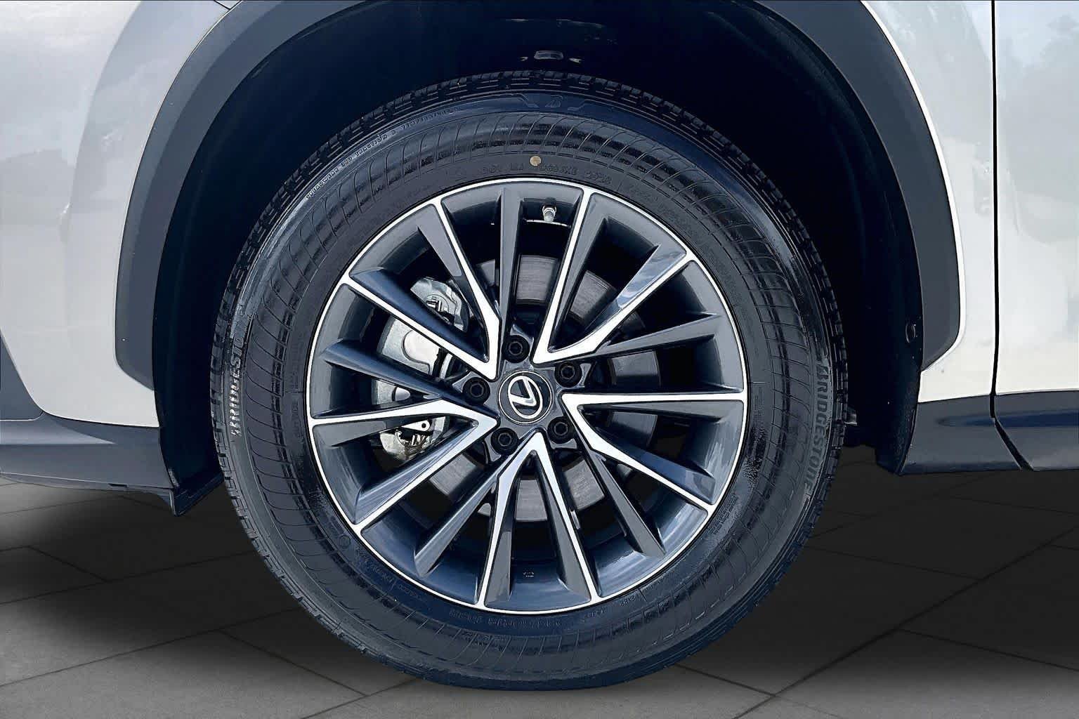 Used 2023 Atomic Silver Lexus Premium image 19