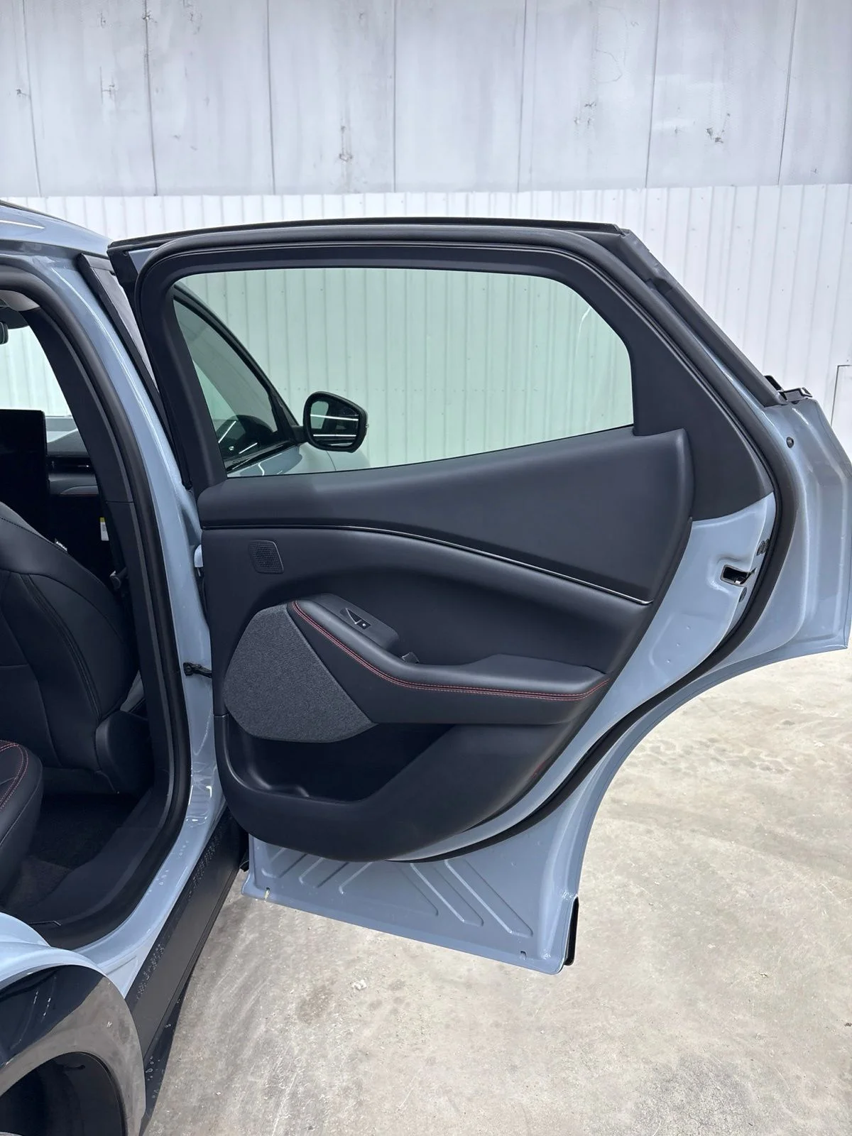 New 2026 Glacier Gray Metallic Tri-coat Ford Premium image 18