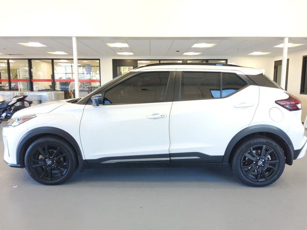 Used 2023 White Nissan SR image 27