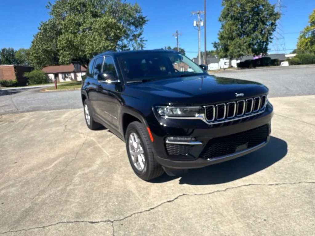 Used 2022 Black Jeep Limited image 2