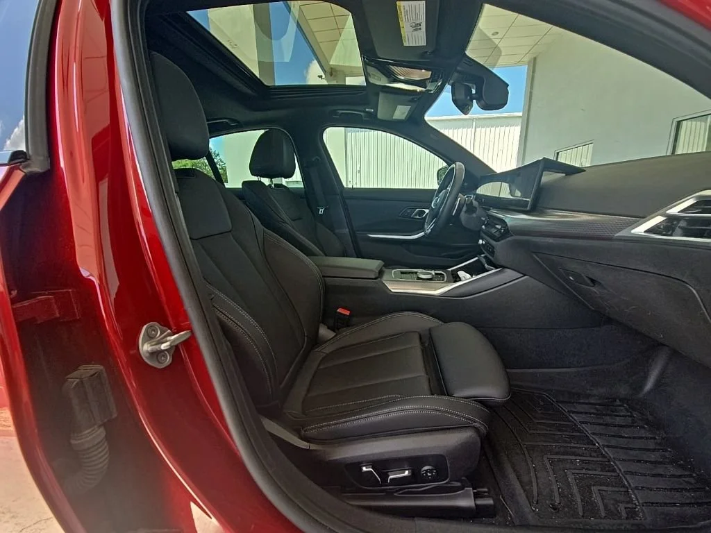 Used 2025  BMW M340i image 38