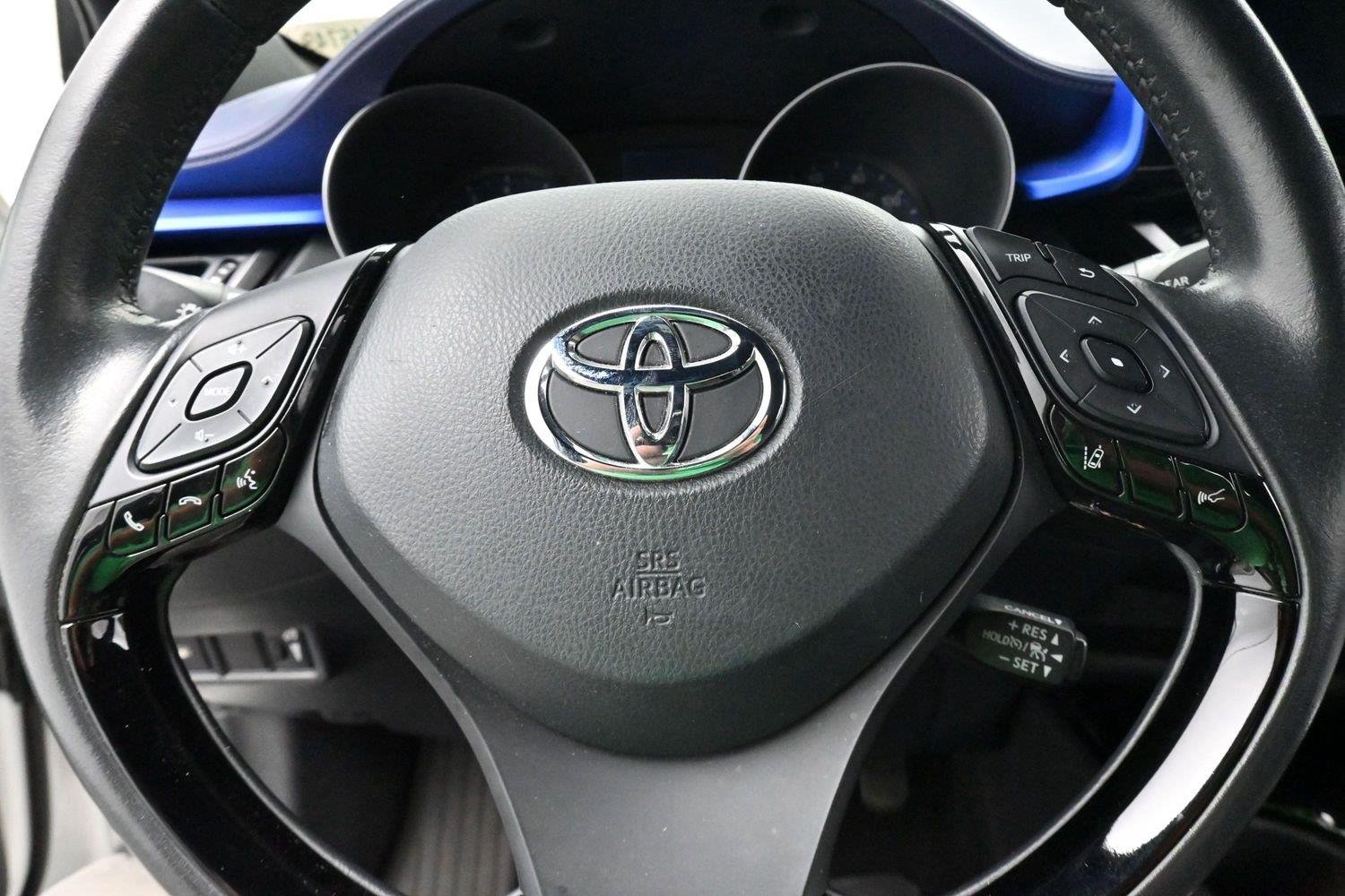 Used 2022 Wind Chill Pearl Toyota XLE image 15