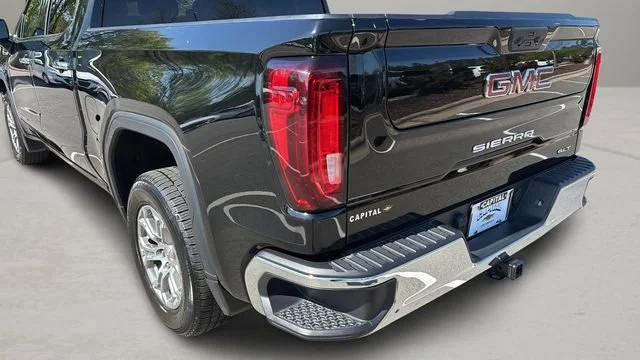 Used 2025 Onyx Black GMC SLT image 5