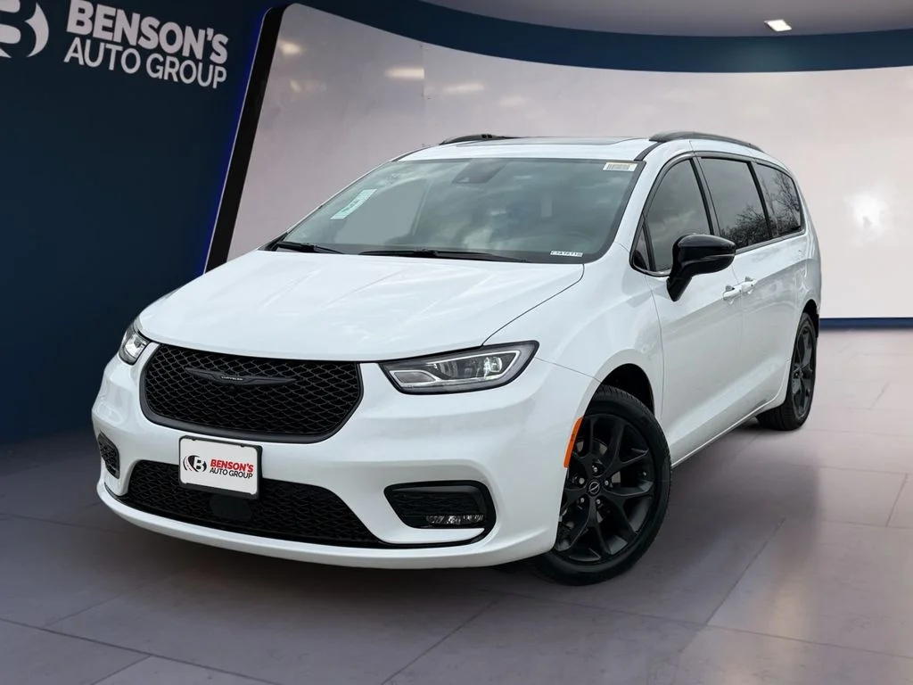 New 2026 White Chrysler Limited image 1