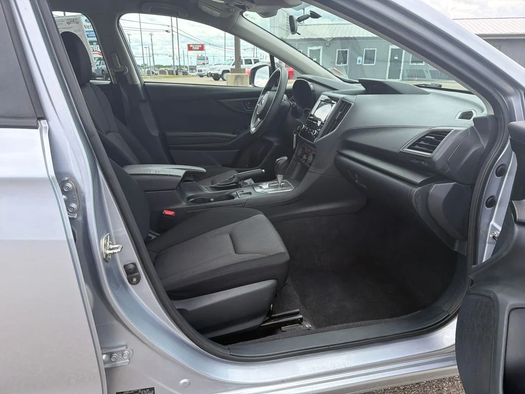 Used 2020 Silver Subaru Base image 21