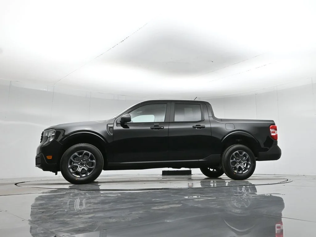 New 2026 Shadow Black Ford XLT image 49