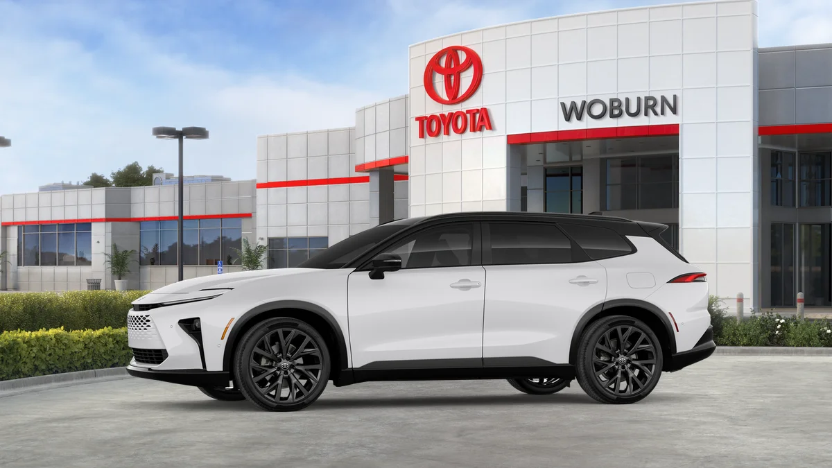 New 2026 Oxygen White with Black roof Toyota Limited image 4