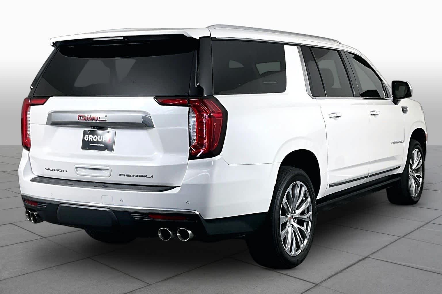 Used 2021 WHITE FROST TRICOAT GMC Denali image 13