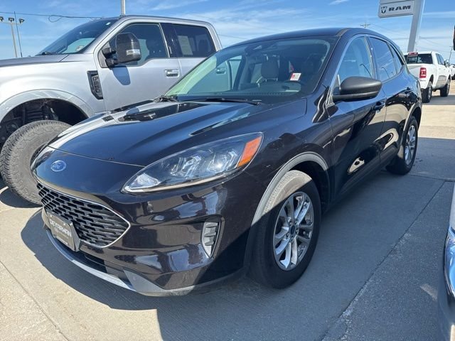 Used 2022 Black Ford SE image 2
