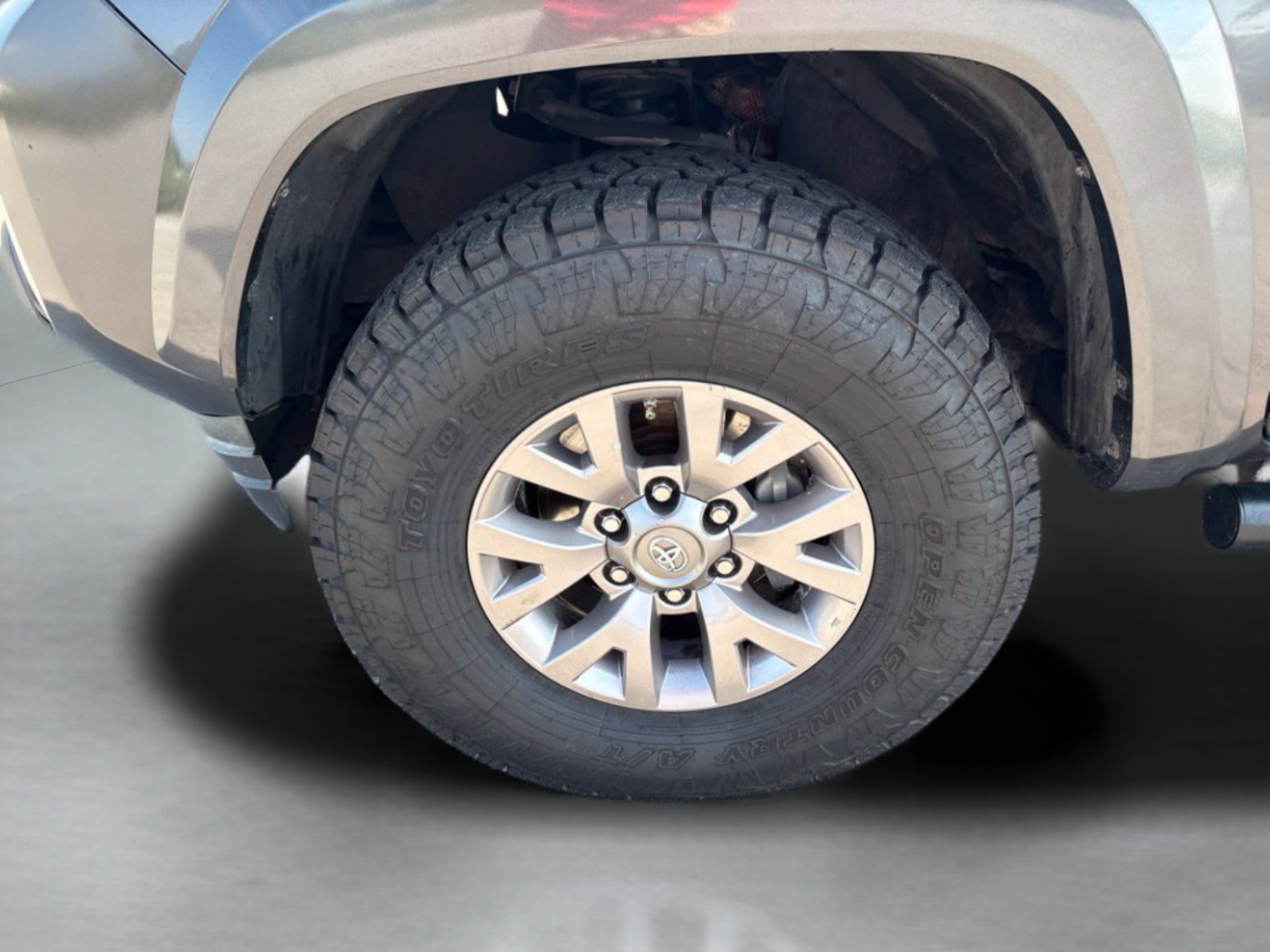 Used 2017 Magnetic Gray Metallic Toyota SR5 image 33