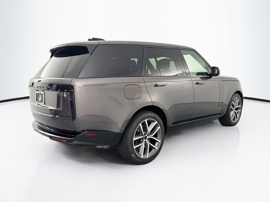 New 2026 Charente Grey Land Rover SE image 5