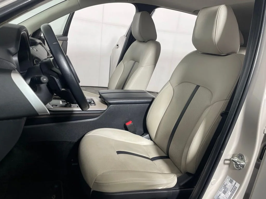 Used 2024 Silver Mazda Preferred image 10