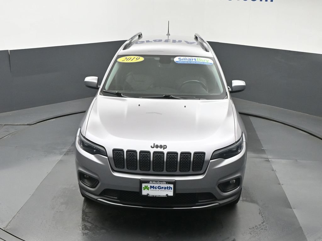 Used 2019 Silver Jeep Latitude Plus image 27