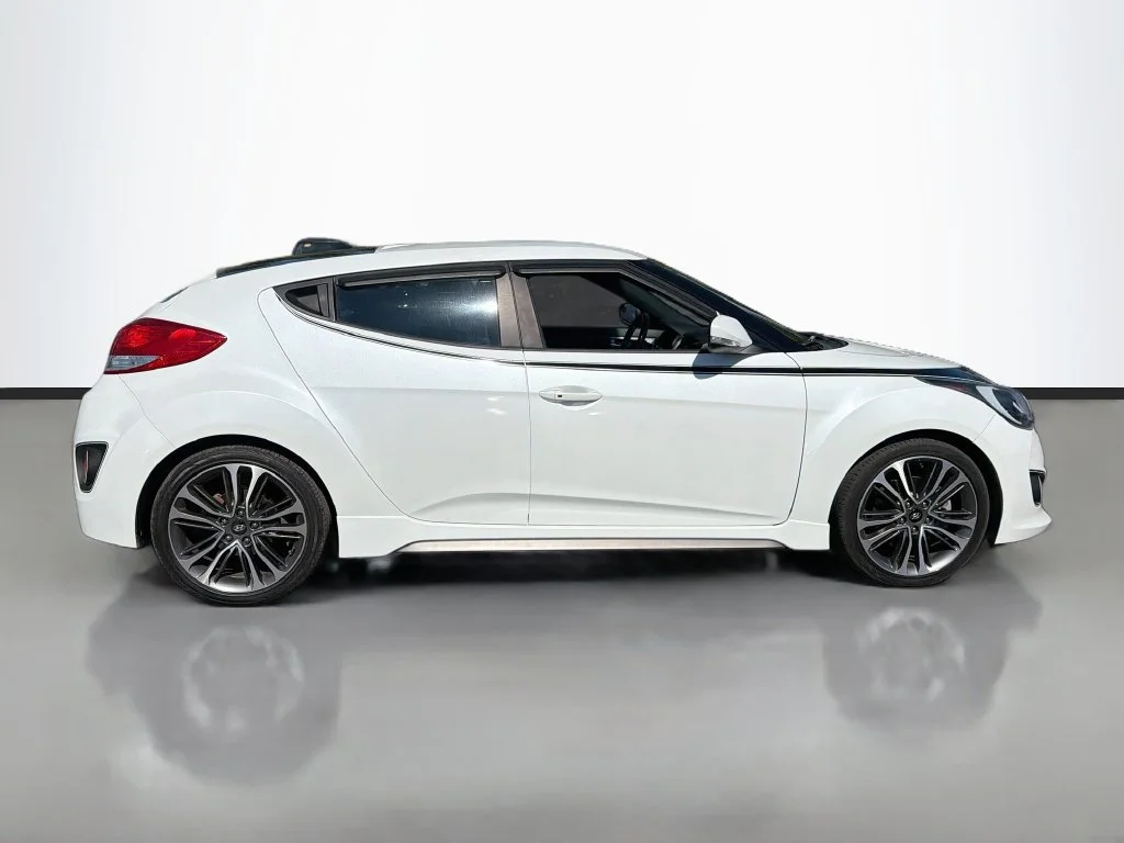 Used 2016 White Hyundai Turbo image 4