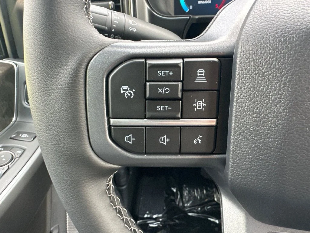 New 2027 Black Ford Lariat image 20