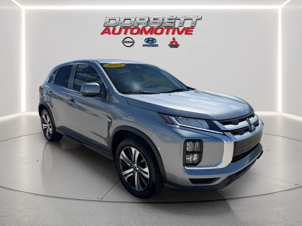 Used 2025 Alloy Silver Metallic Mitsubishi ES image 4