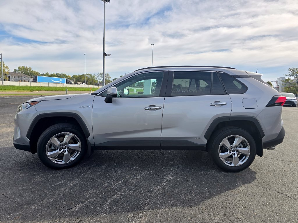 Certified Used 2019 Silver Toyota Limited image 15