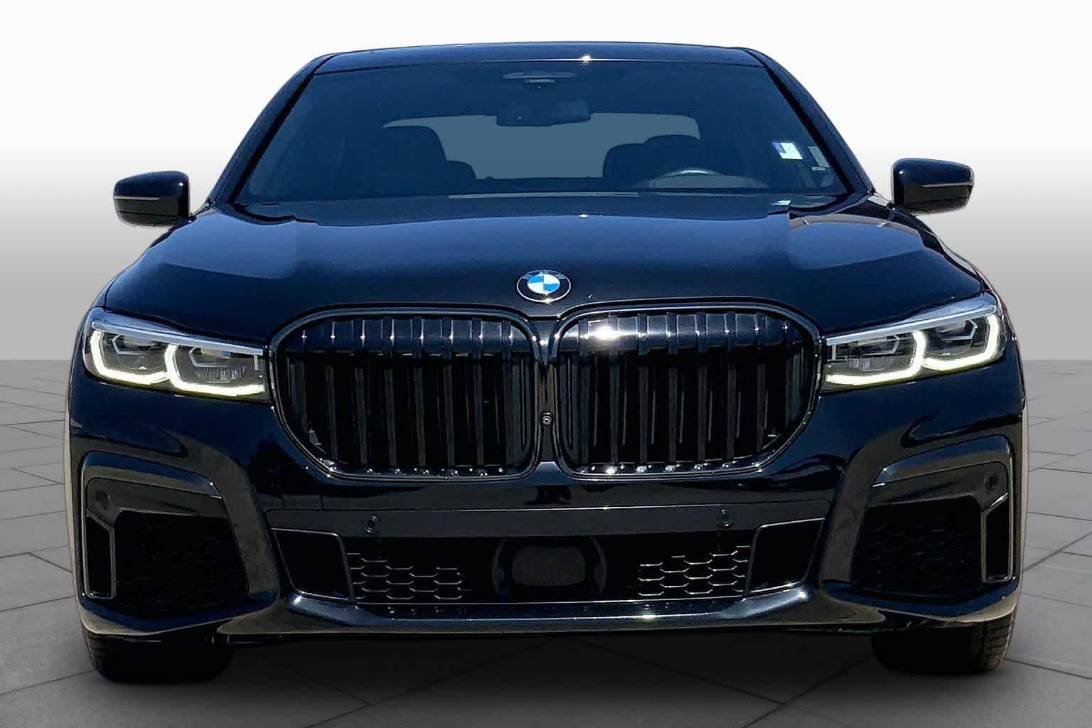 Pre-Owned 2022 BMW 740i 740i
