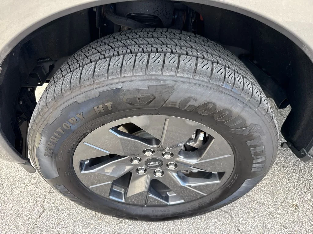 Certified Used 2025 Gray Ford Flash image 13