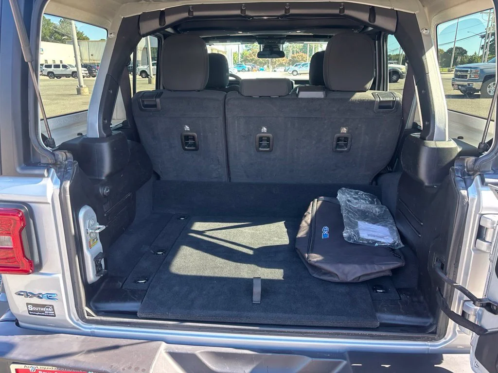 Used 2024 Silver Jeep Rubicon 4xe image 5