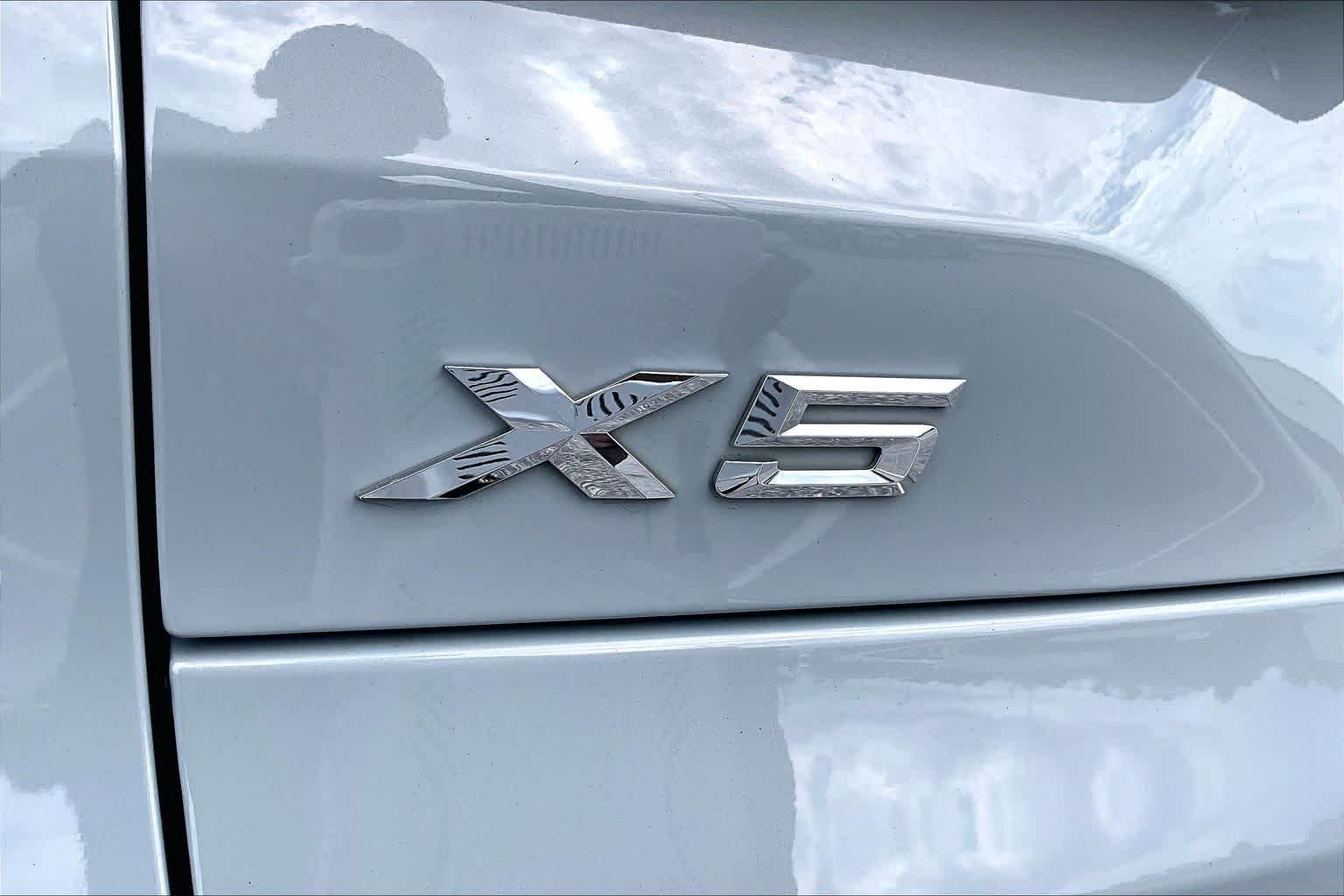Used 2024 Brooklyn Grey Metallic BMW xDrive40i image 43