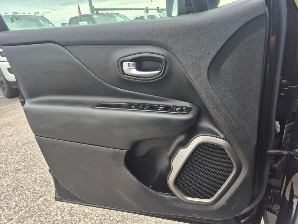 Used 2022 Black Jeep Limited image 17