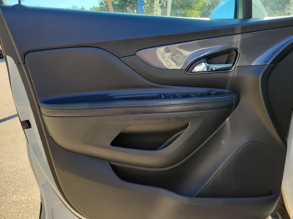 Used 2022 (Includes (MDP) Anthracite lower exterior accent color, Paint code W598F.) Buick Preferred image 13