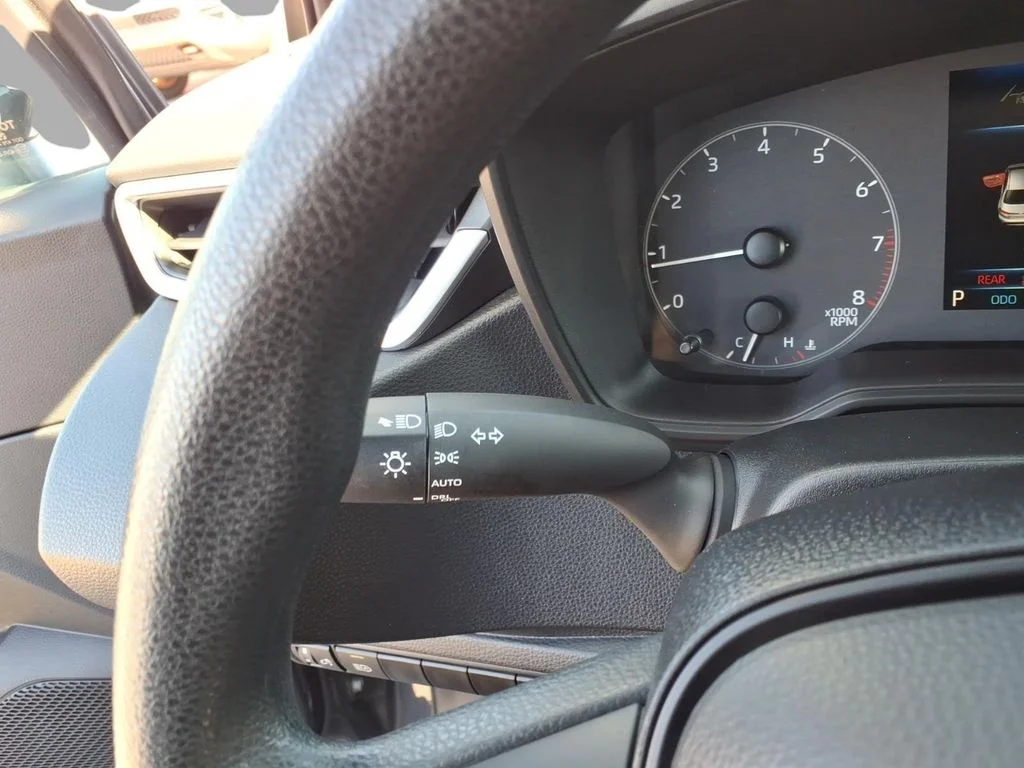 Used 2024  Toyota LE image 23