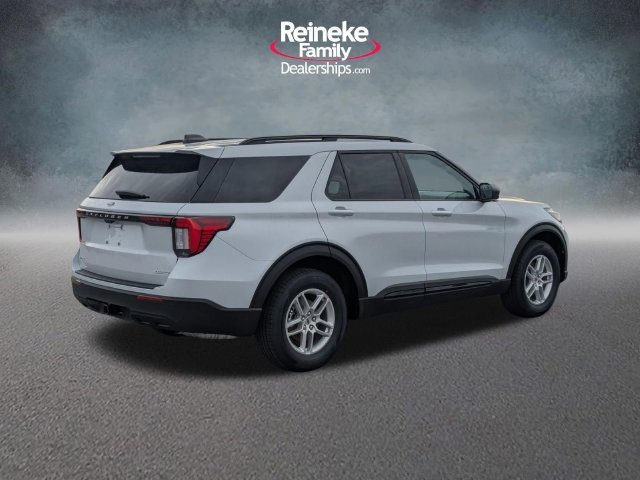 New 2026 Space White Metallic Ford Active image 5