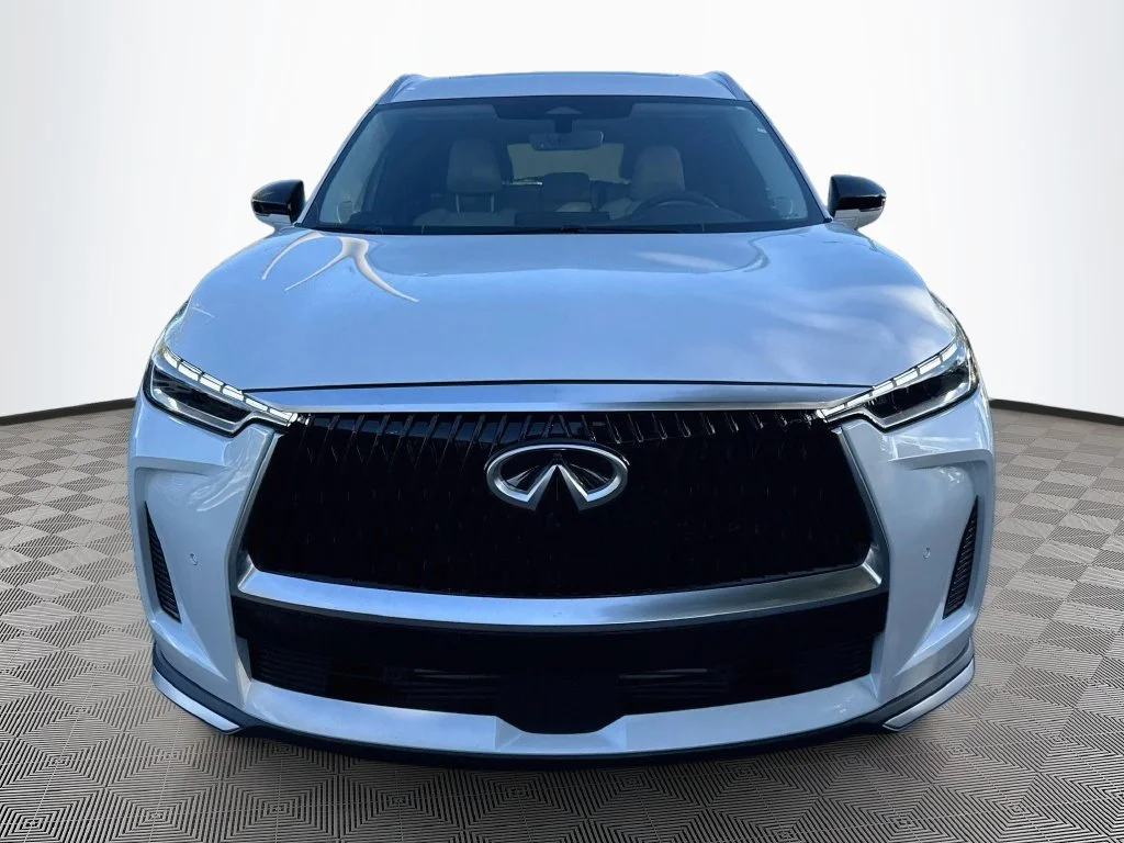 New 2027 White INFINITI LUXE image 2
