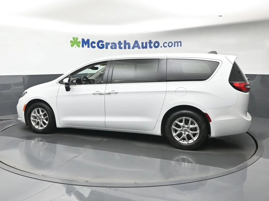 Used 2023 White Chrysler Touring L image 28