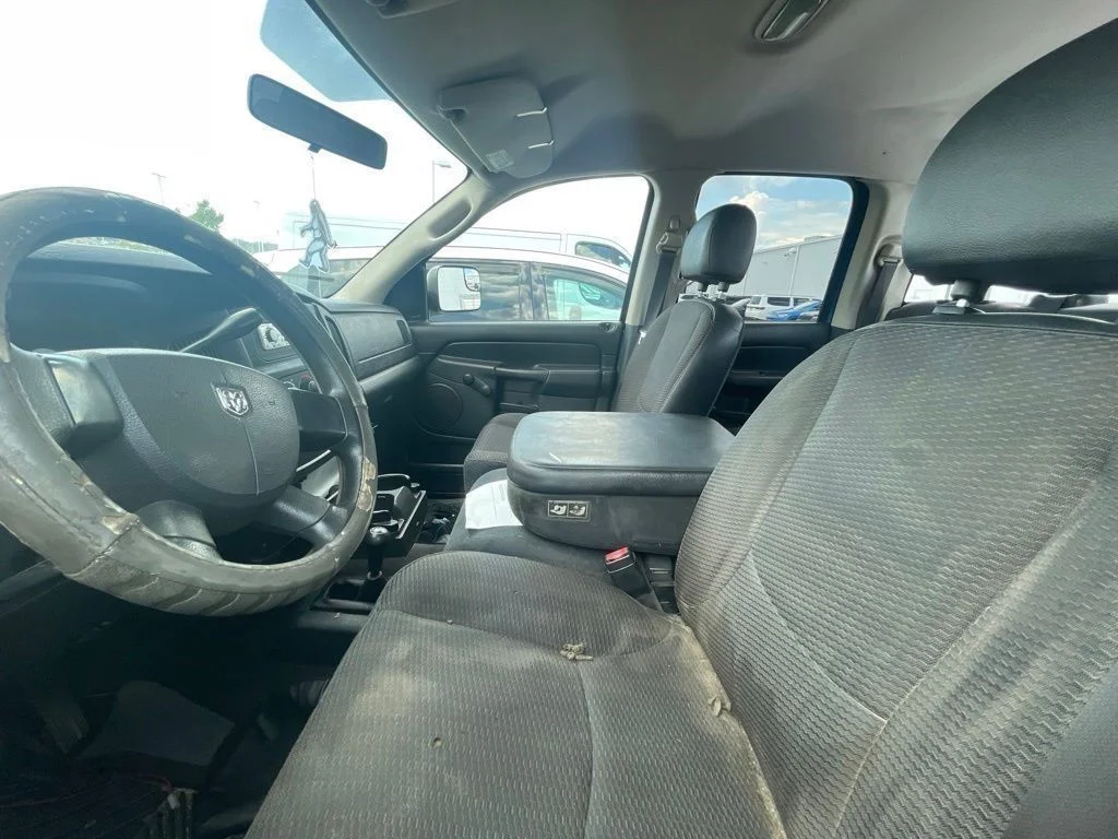 Used 2004 Blue Dodge SLT image 19