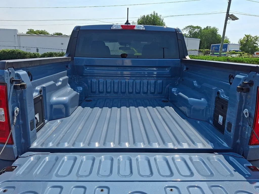 Used 2025 Gray Ford XLT image 31