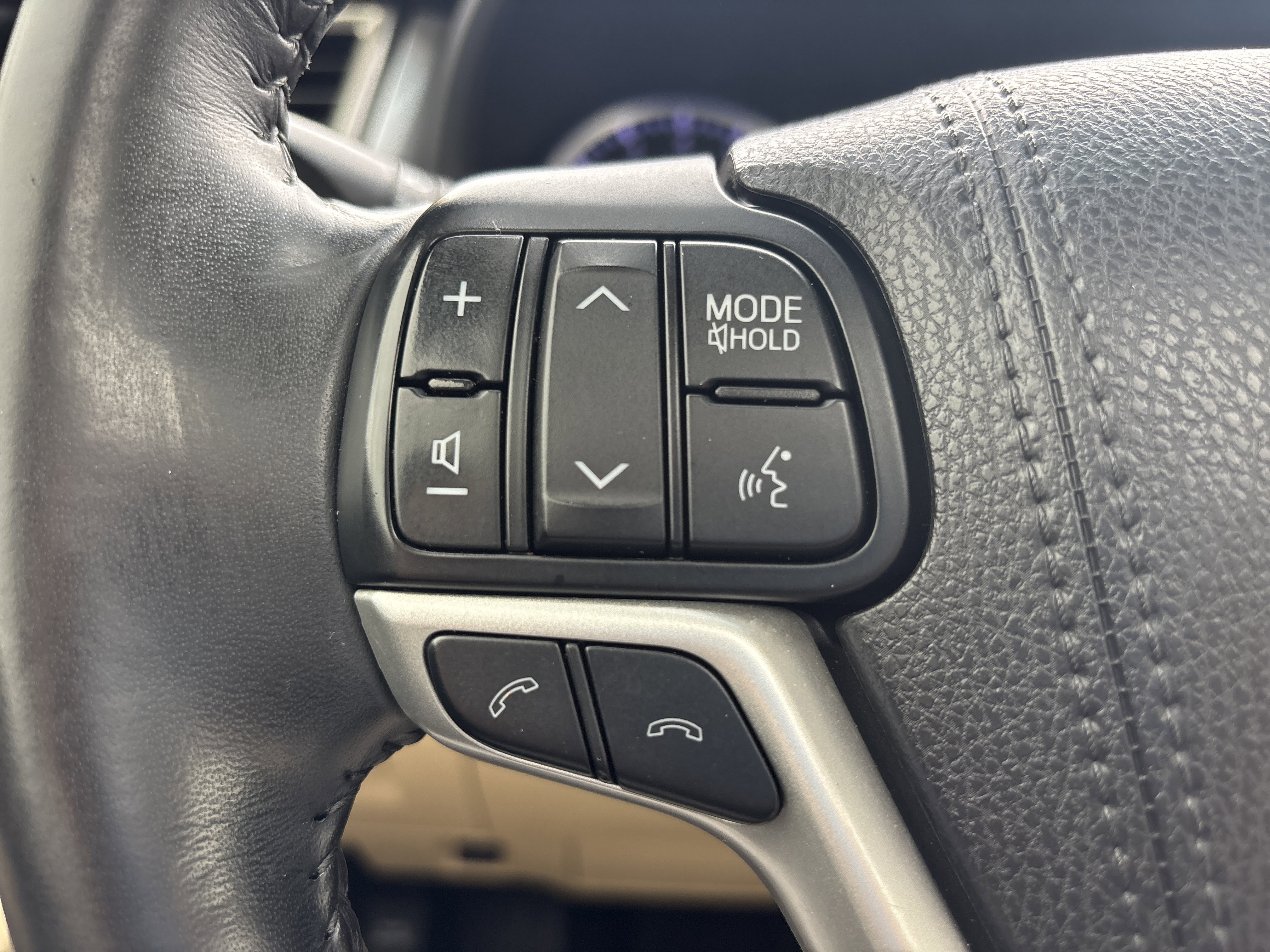 Used 2018 Midnight Black Metallic Toyota Limited AWD image 31