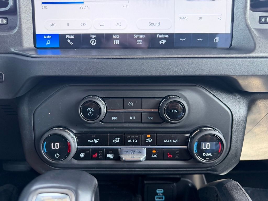 Used 2025 Gray Metallic Ford Badlands image 19