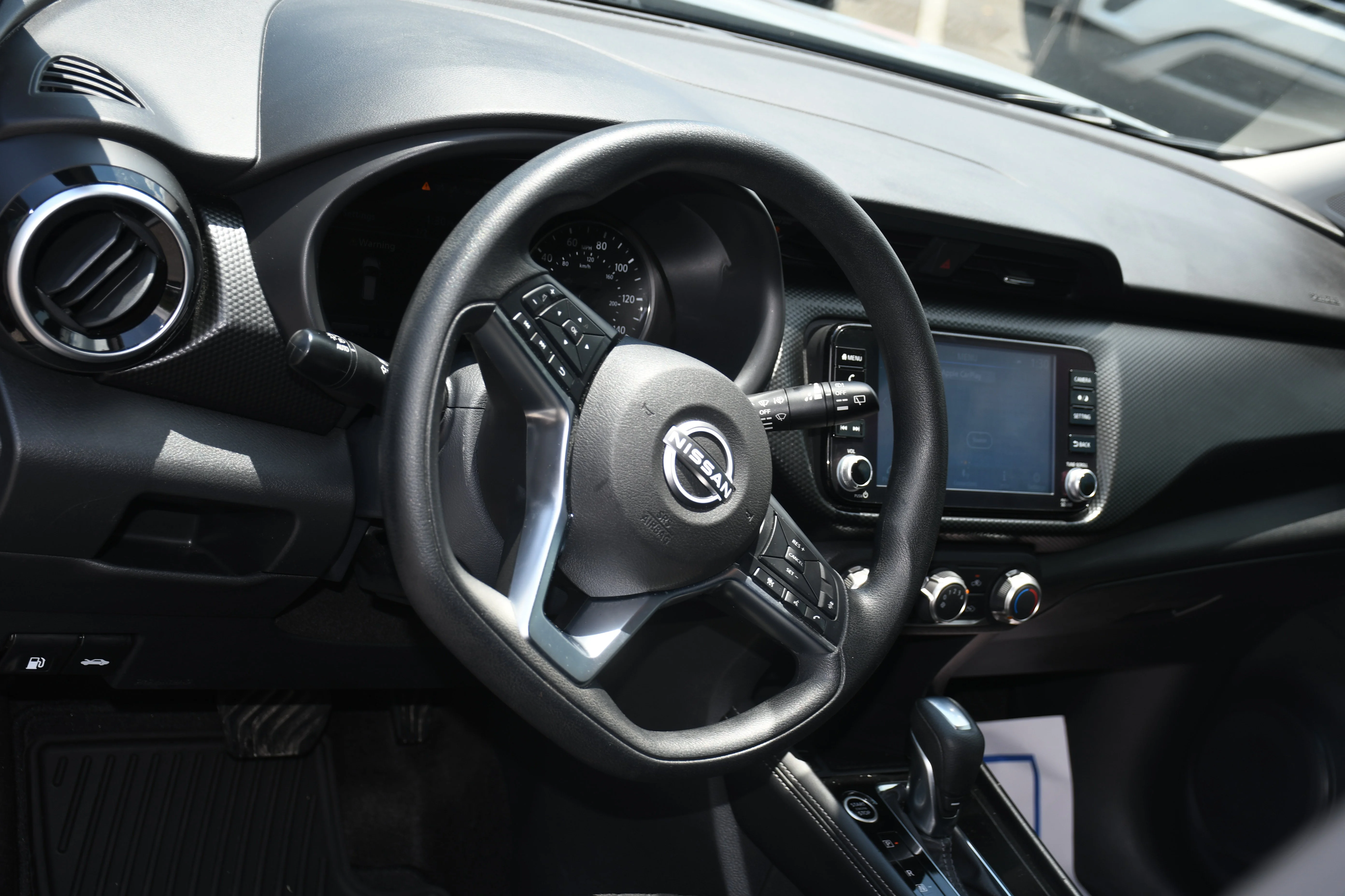 Used 2024 Gray Nissan SV image 8