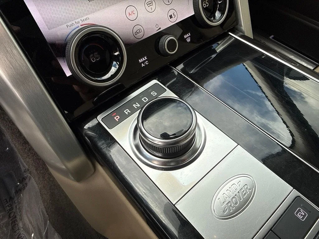 Used 2020 White Land Rover HSE image 21