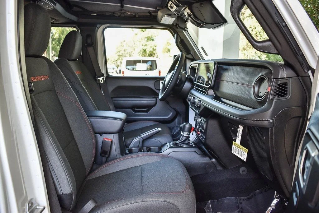 New 2026 Bright White Clearcoat Jeep Rubicon image 15