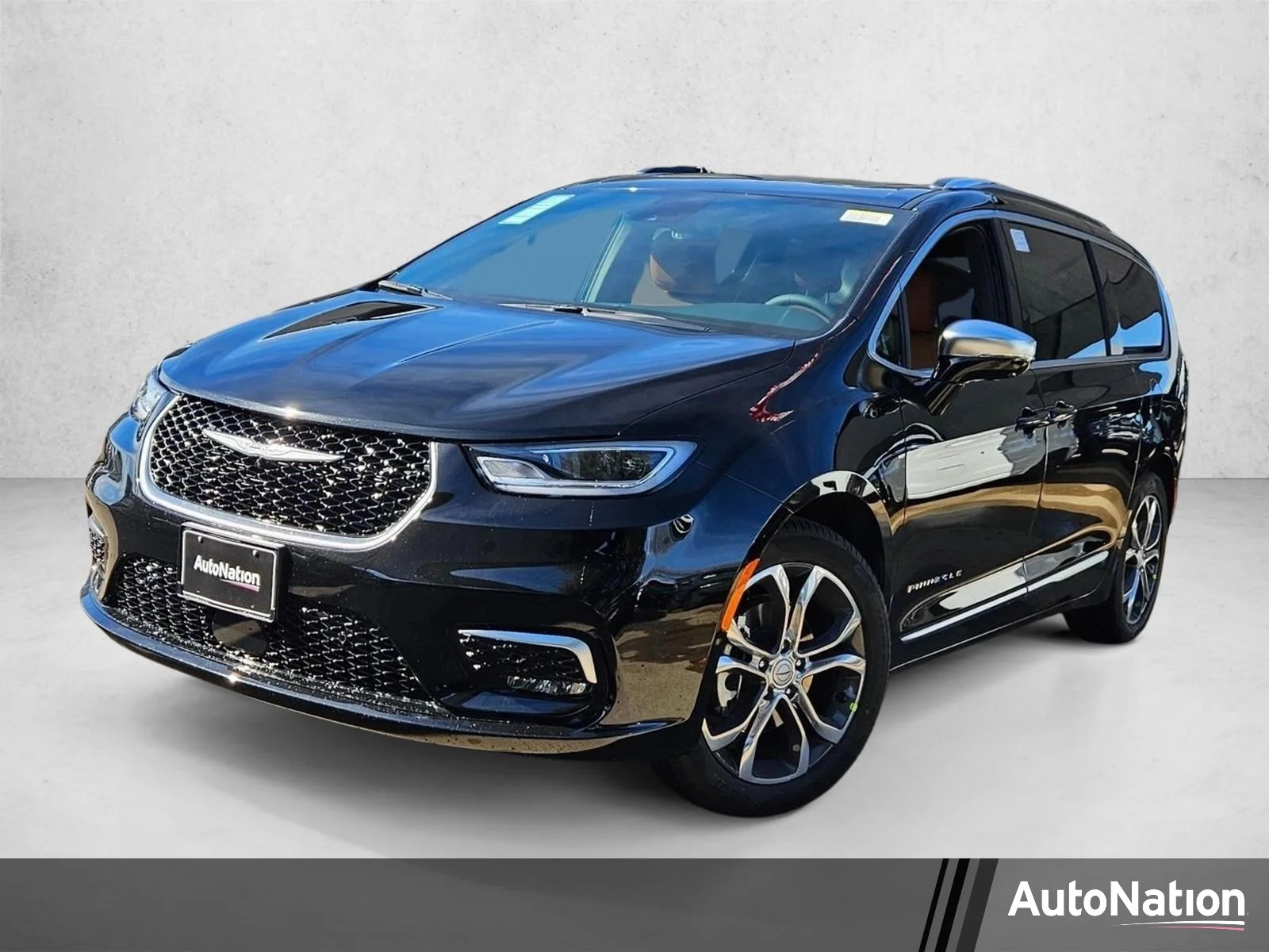 2026 Chrysler Pacifica Pinnacle's photo