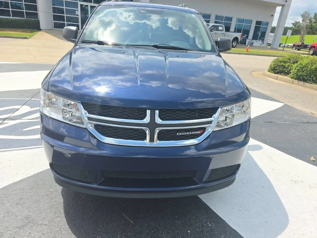 Used 2017 Contusion Blue Pearlcoat Dodge SE image 6